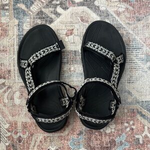 Teva Black and Gray Patterned Sandals